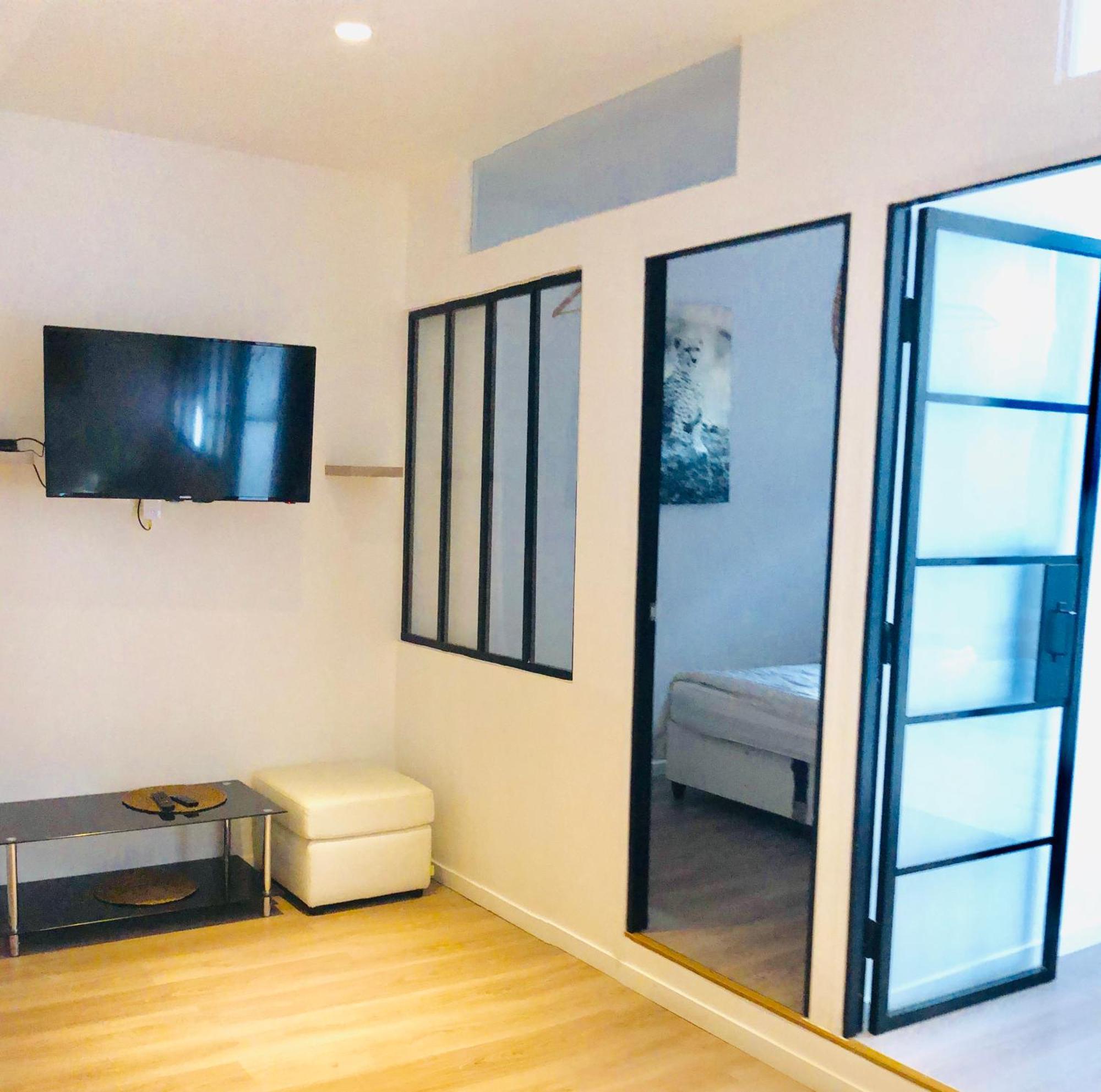Metro Gambetta Apartment Paris Exterior foto
